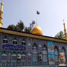 بقعه آقاسید جواد لنگرود، نگینی مذهبی-تاریخی در دل گیلان. زیارتگاهی از نوادگان امام موسی کاظم(ع) با معماری سنتی و فضای سرسبز که مقصد زائران و گردشگران است