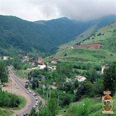 روستای دربند آستارا با ترکیب کم‌نظیر جنگل، جلگه و دریا و میزبانی تالاب استیل، مقصدی منحصربه‌فرد برای طبیعت‌گردان است. این روستا در فاصله ۱۷۰ کیلومتری رشت قرار دارد.