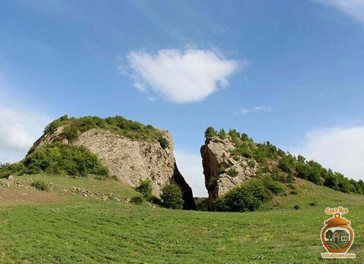 روستای ملومه در دیلمان سیاهکل، با لقب «گل سرسبد منطقه» و موقعیت جغرافیایی منحصربه‌فرد، مقصدی ایده‌آل برای گردشگران است. این ییلاق در فاصله ۹۰ کیلومتری رشت قرار دارد.