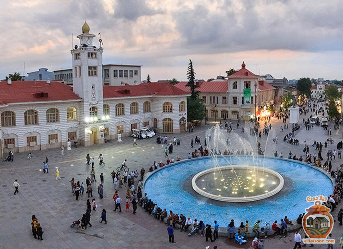 مجموعه میدان شهرداری رشت از بناهای دوره پهلوی شامل کاخ شهرداری، موزه پست و هتل ایران است. این اثر ملی با فضای نوستالژیک خود، از جاذبه‌های فرهنگی و تاریخی شهر محسوب می‌شود.