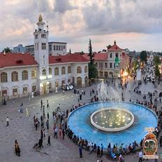 مجموعه میدان شهرداری رشت از بناهای دوره پهلوی شامل کاخ شهرداری، موزه پست و هتل ایران است. این اثر ملی با فضای نوستالژیک خود، از جاذبه‌های فرهنگی و تاریخی شهر محسوب می‌شود.