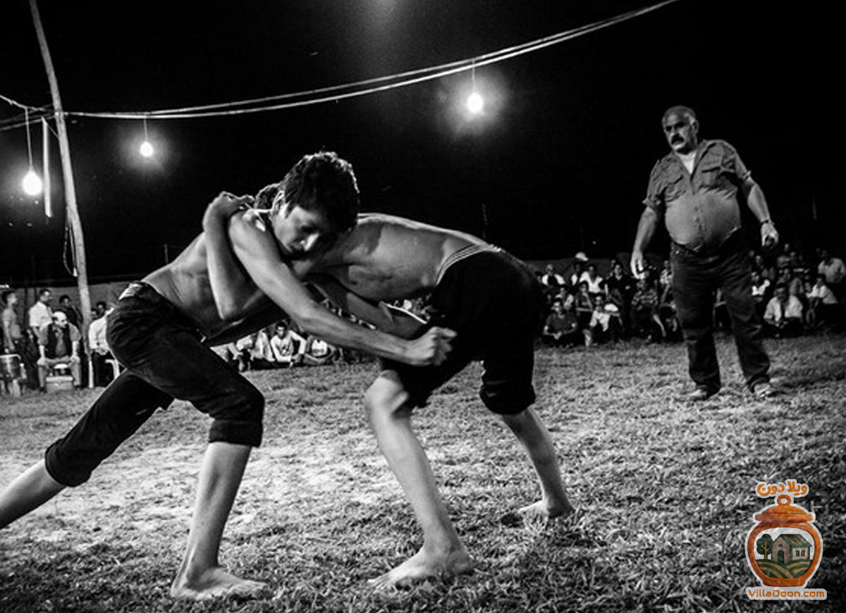 کشتی گیله‌مردی، میراث دیرینه شمال ایران با آیین‌های خاص. پهلوانان پس از تقویت بدن با غذاهای مقوی و انجام مراسم نیایش (پرش به سمت قبله و شرق) و با پوشش لاسپاره به مبارزه می‌پردازند.