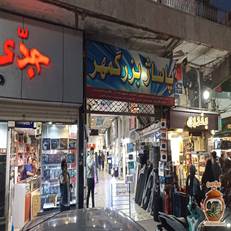 پاساژ بزرگمهر رشت یکی از مراکز تخصصی خرید لوازم الکترونیکی با تنوع بالا، قیمت مناسب و دسترسی آسان در مرکز شهر است.