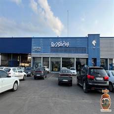 تنها یک نمایندگی فعال ایران خودرو در لاهیجان (میدان ابریشم، جاده آستانه) وجود دارد. سه نمایندگی دیگر لغو شده‌اند که دو مورد از آنها با نمایندگی کد ۱۹۶۶ در شهر آستانه اشرفیه جایگزین شده‌اند.