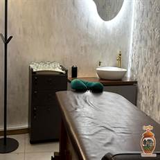 کلینیک شبانه‌روزی فرهنگیان رشت در خیابان سعدی، خدمات پزشکی عمومی را ۲۴ ساعته ارائه می‌دهد. امکان مشاوره فوری چت و تلفنی با پزشکان وجود دارد. تلفن: ۰۱۳۳۳۱۲۵۰۶۱ و ۰۱۳۳۳۱۲۹۲۷۶.