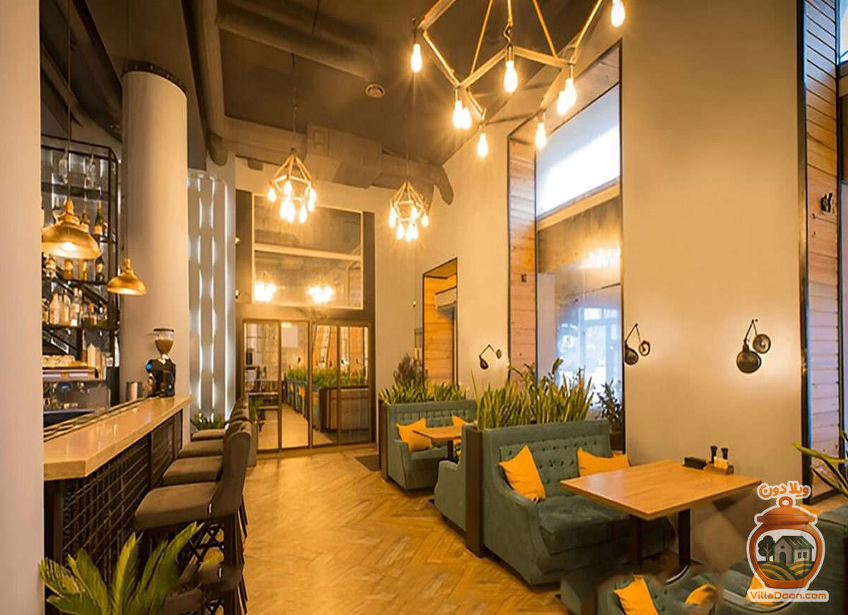 بهترین کافه‌های لنگرود را بشناسید؛ از فضای مدرن کافه کومه تا حال و هوای سنتی عمارت طاقچه خانه. راهنمای کامل آدرس و شماره تماس پاتوق‌های جذاب لنگرود.