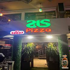 پیتزا کاج رشت: تجربه طعم پیتزای اصل با مواد اولیه تازه و منوی متنوع. مناسب دورهمی‌ها و سفارش آنلاین سریع.