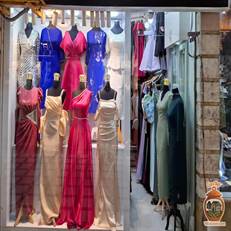 پاساژ امیر رشت یکی از مراکز خرید محبوب و پررفت‌وآمد شهر است با فروشگاه‌های متنوع، موقعیت عالی و فضای دلپذیر برای خرید و تفریح.