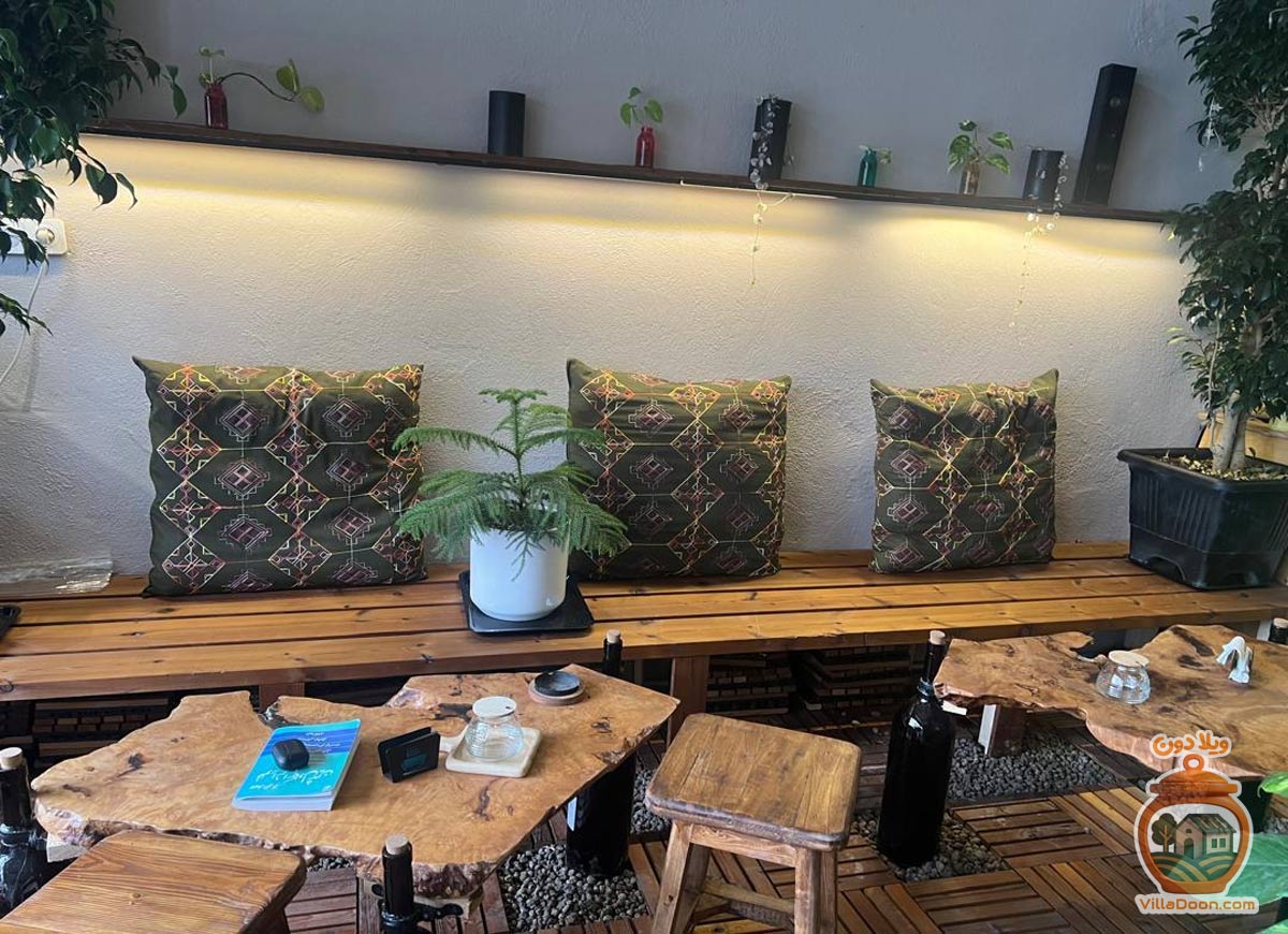 کافه گیلدا رودبار، مکانی دنج و محلی در خیابان شهیدان حسینی خلیل‌آباد، روبروی آموزش و پرورش. فضایی مناسب برای استراحت و نوشیدنی در سفر به گیلان.