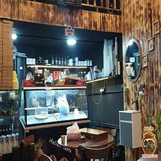 معرفی بهترین کافه‌های رستم‌آباد شامل آدرس و تلفن کافه آرمد و کافه کاست به همراه اطلاعات کاربردی برای کافه‌گردی در گیلان.